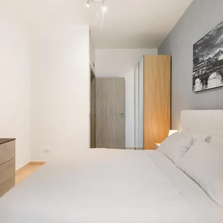 Montecuccoli Modern By Fgl Collection Apartamento Roma